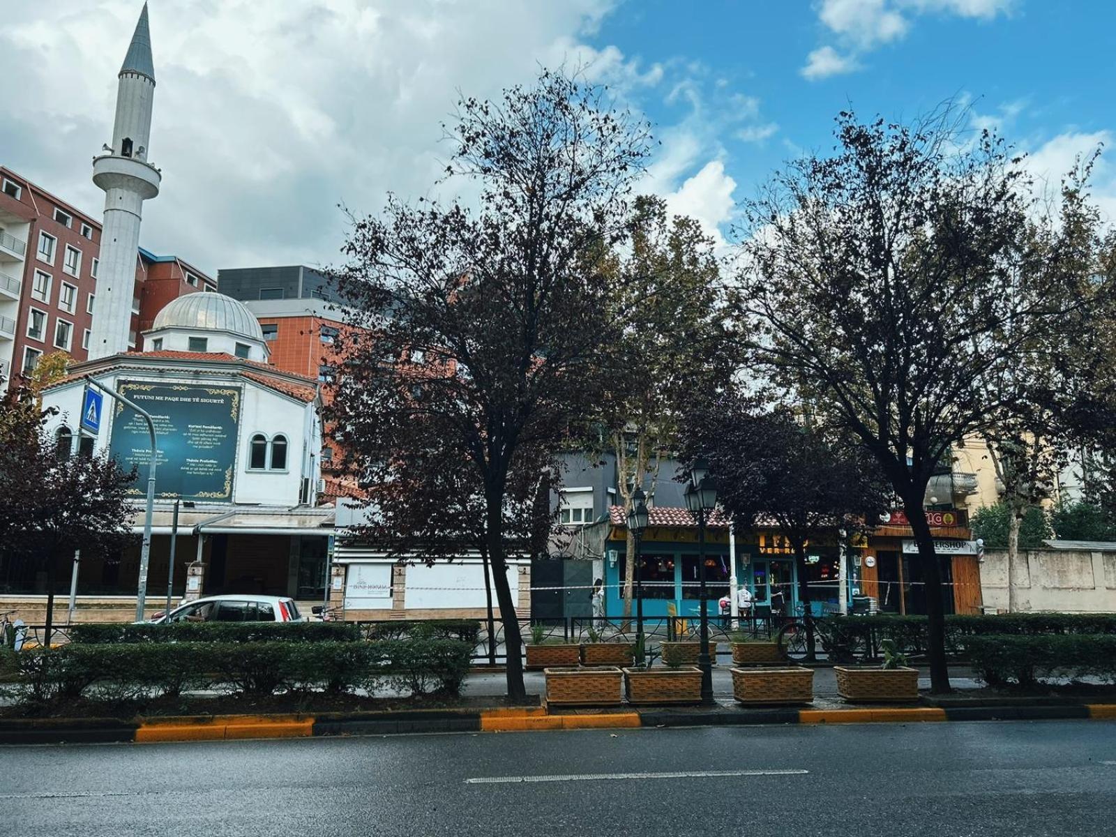 Clinton Tirana Inn Екстериор снимка
