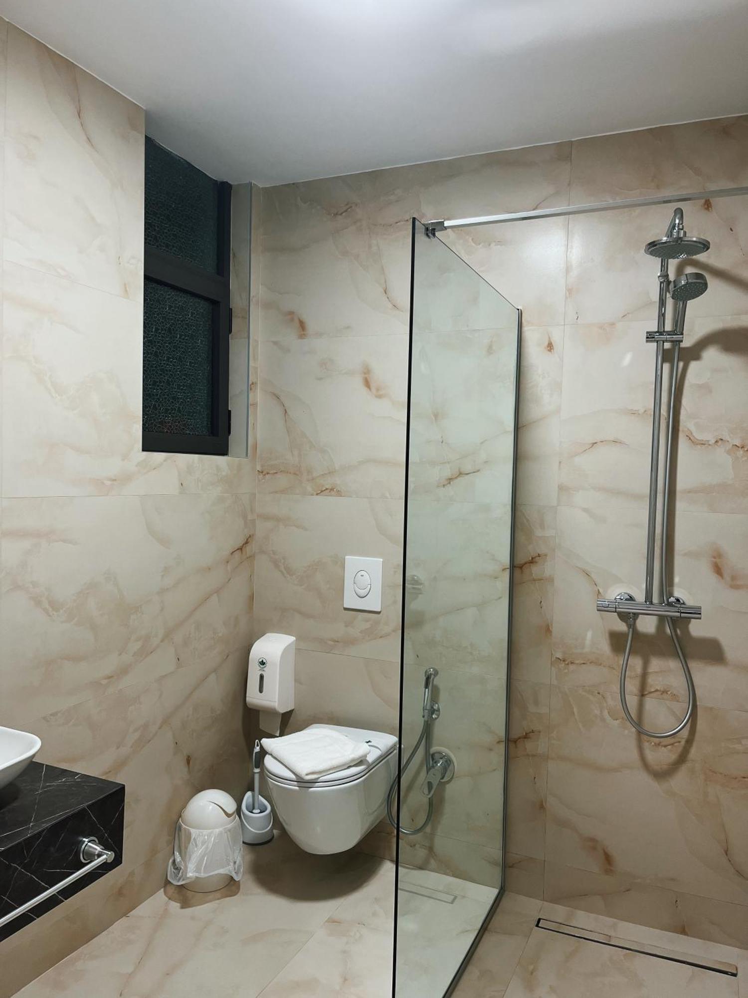 Clinton Tirana Inn Екстериор снимка