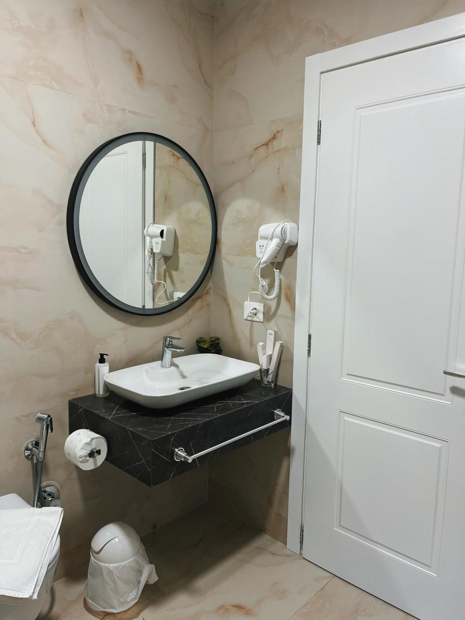 Clinton Tirana Inn Екстериор снимка