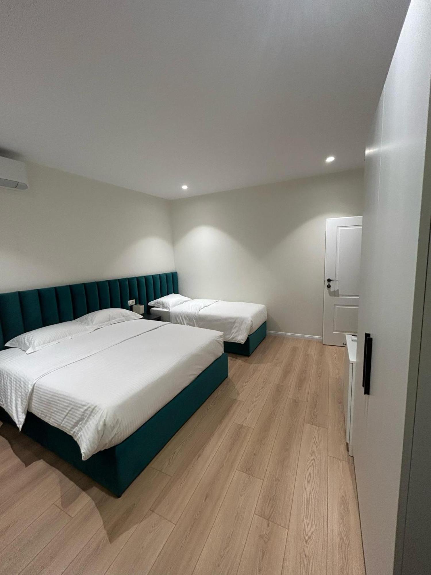 Clinton Tirana Inn Екстериор снимка
