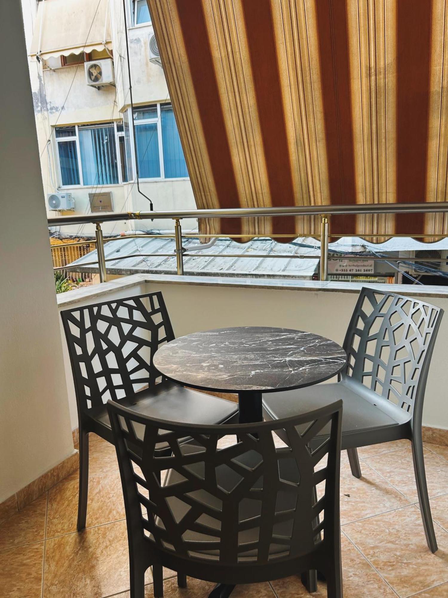 Clinton Tirana Inn Екстериор снимка