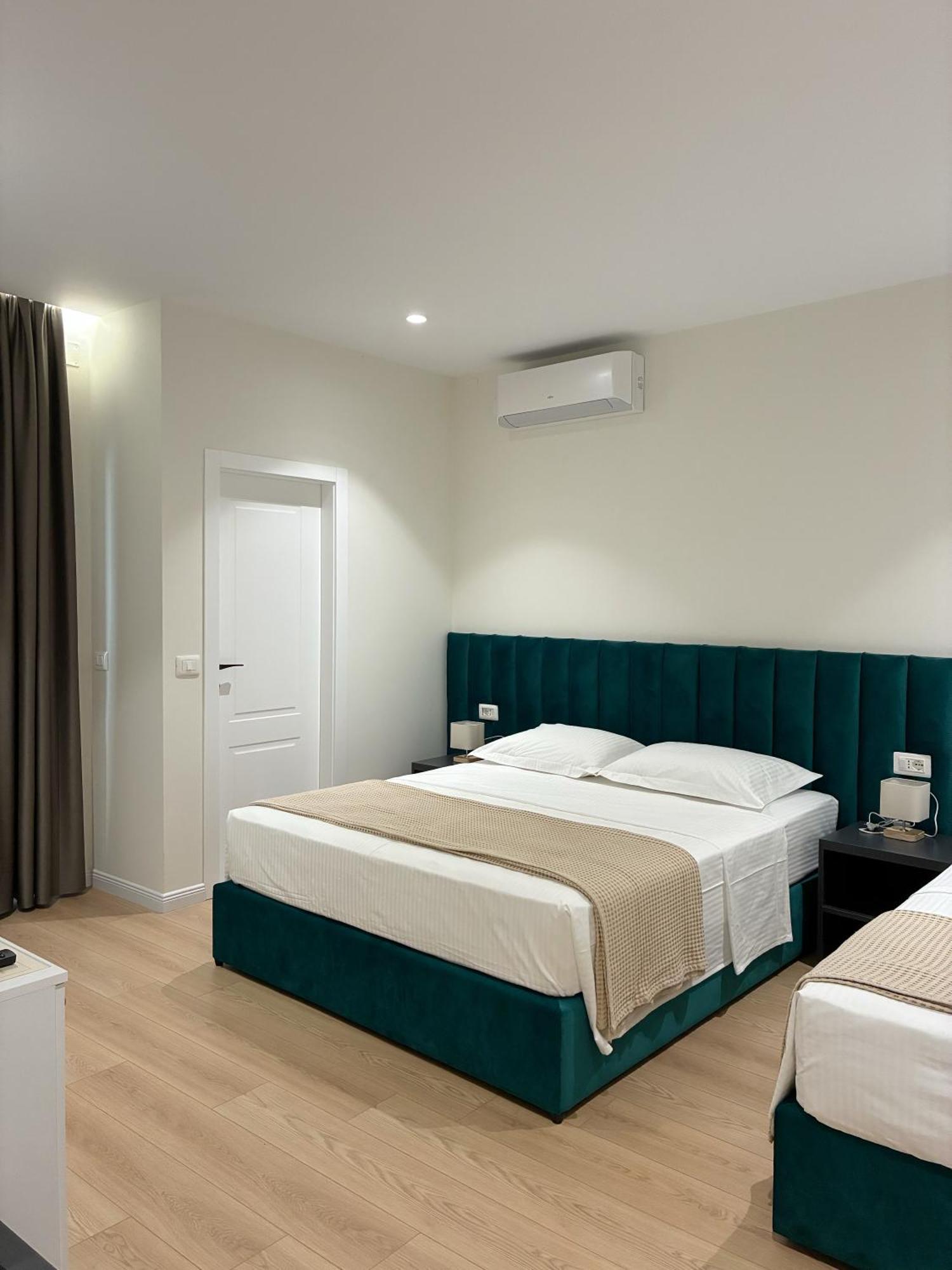Clinton Tirana Inn Екстериор снимка