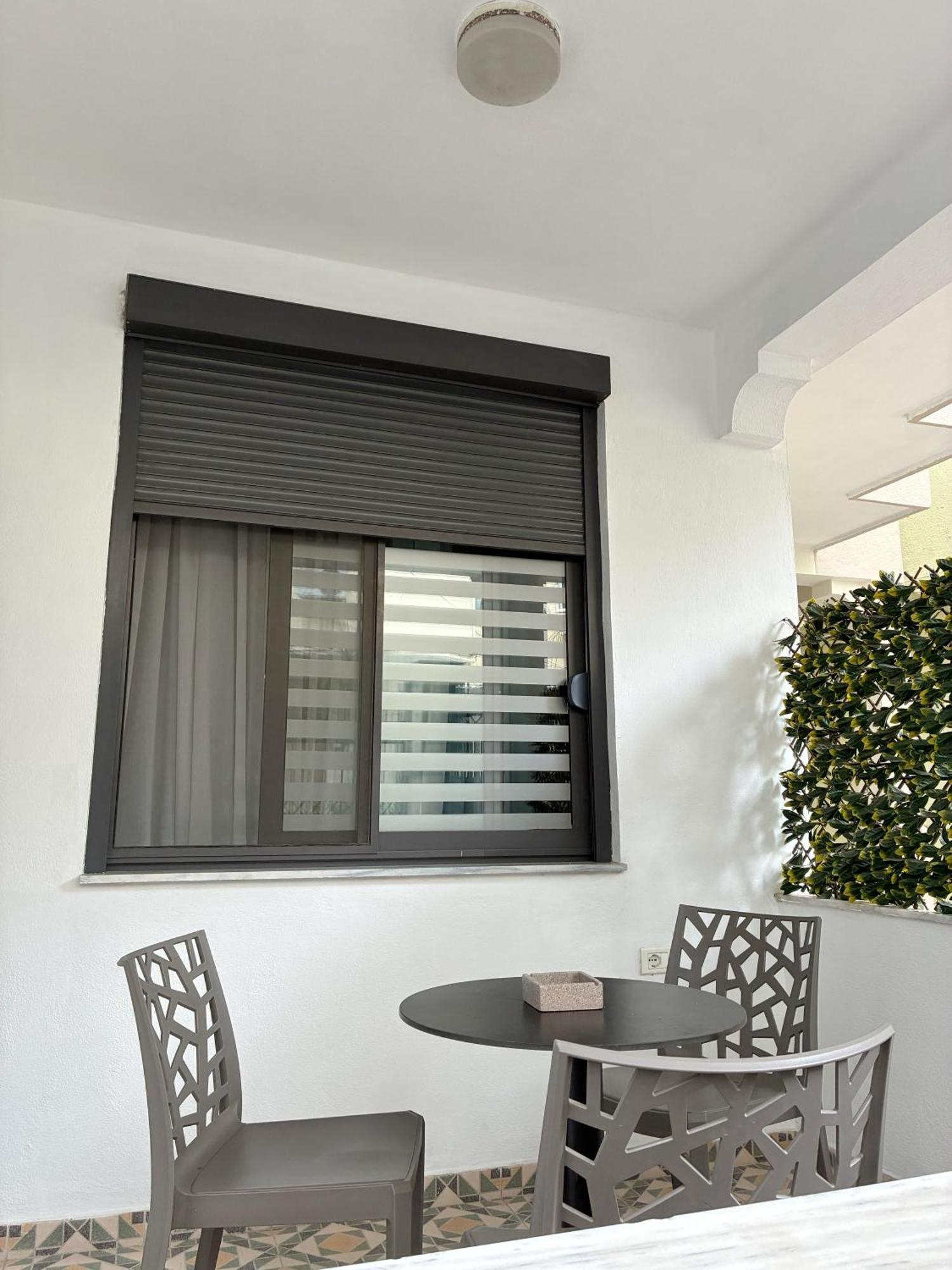 Clinton Tirana Inn Екстериор снимка
