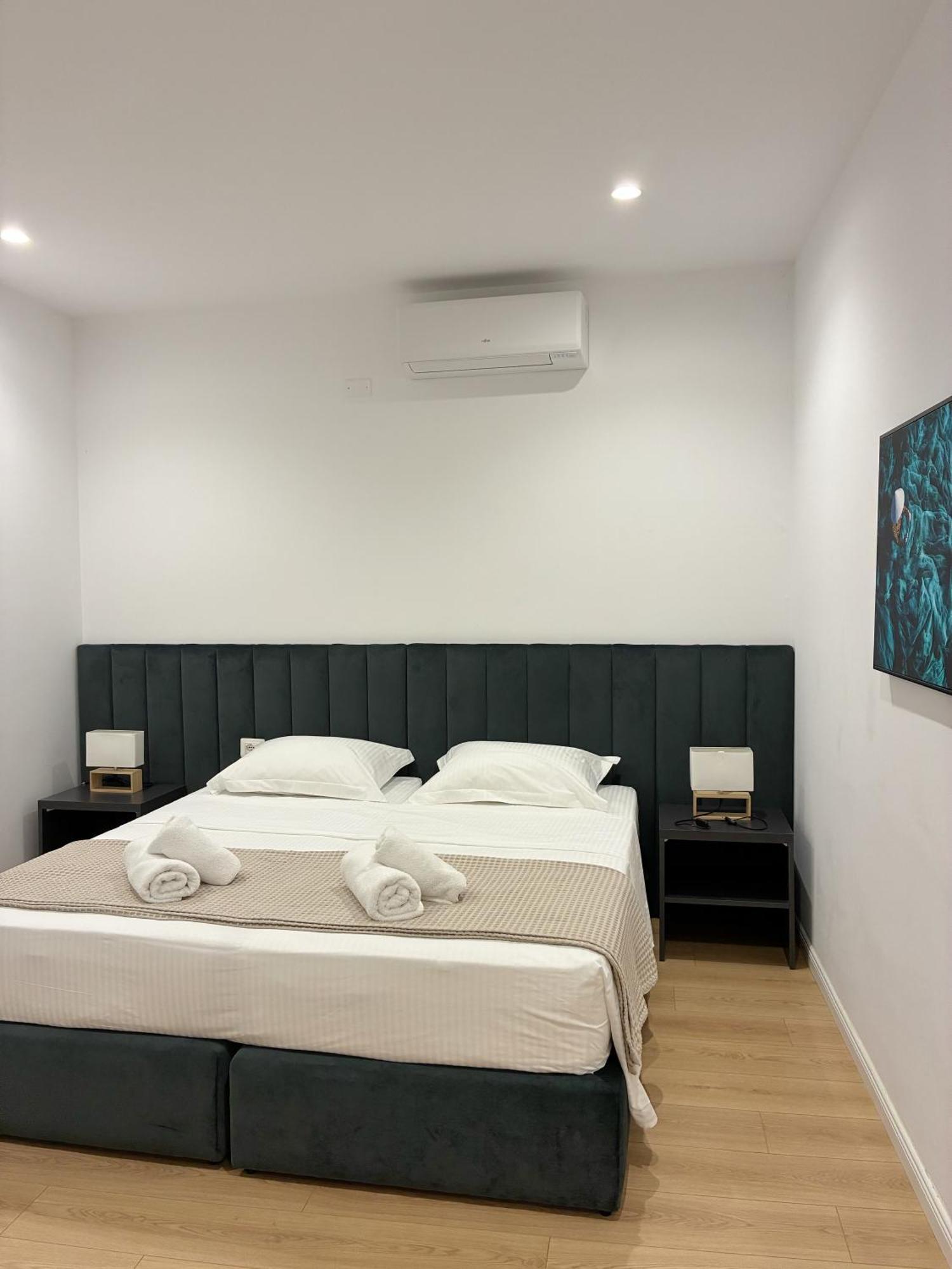 Clinton Tirana Inn Екстериор снимка